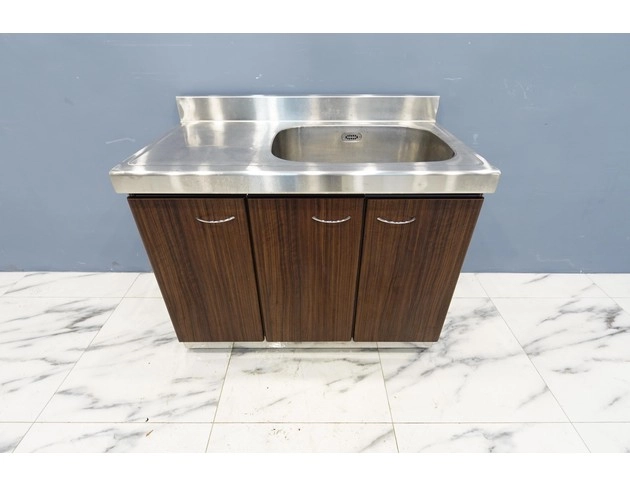 胡桃木色廚房流理臺